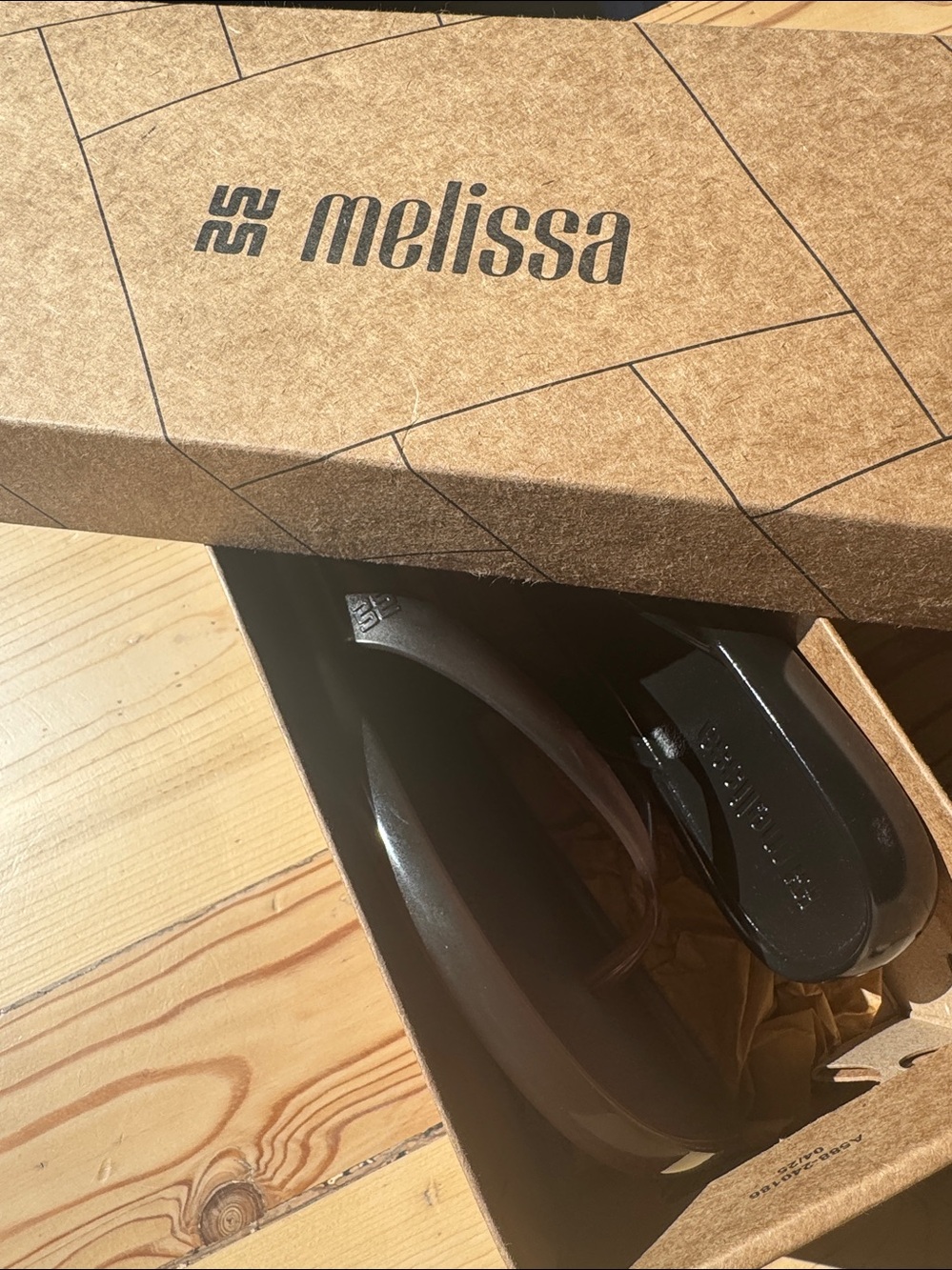 Melissa Jelly Flip Flops - Picture 3 of 3